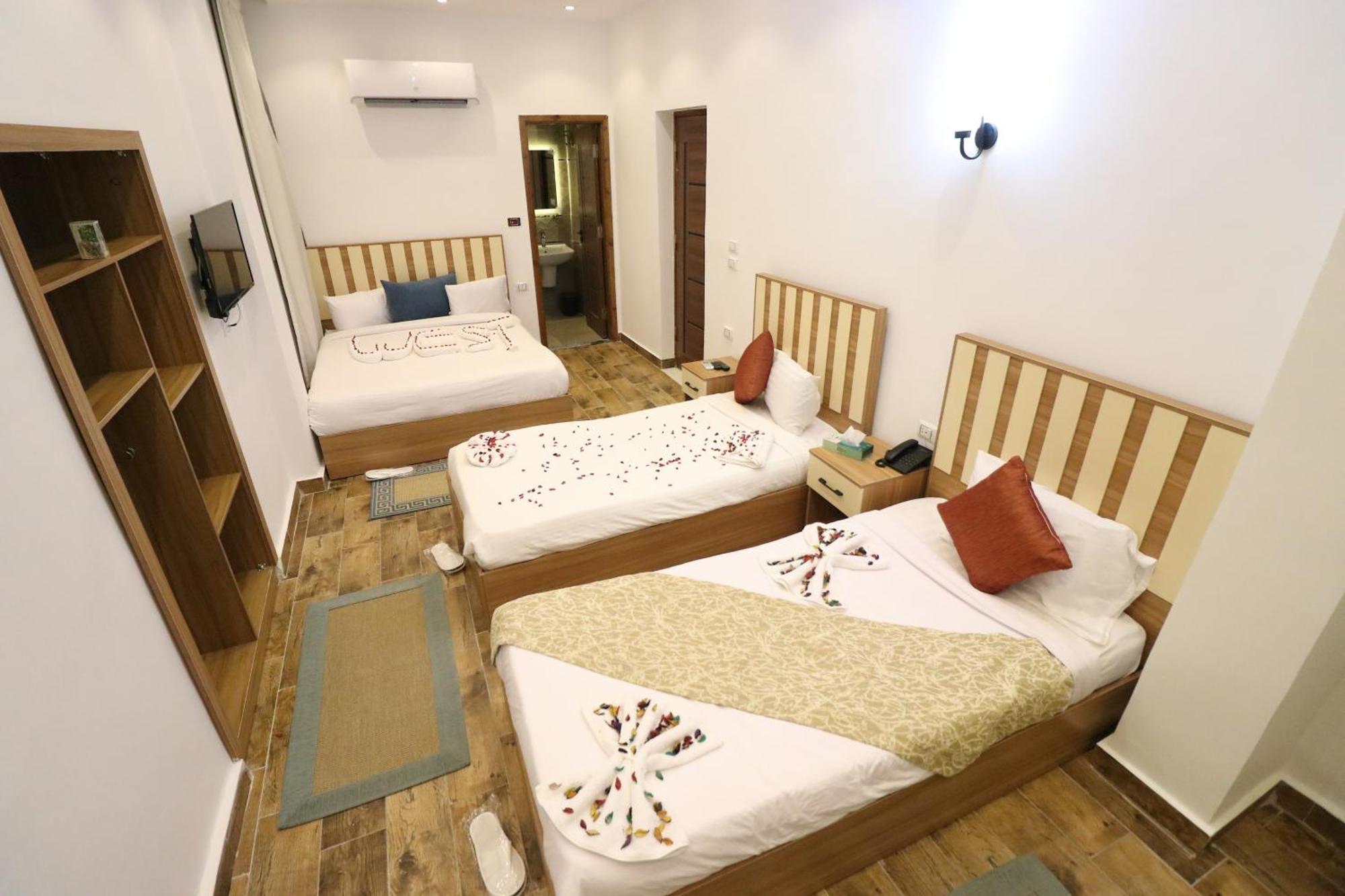 West Pyramids Hotel Kafrat al Jabal Bagian luar foto