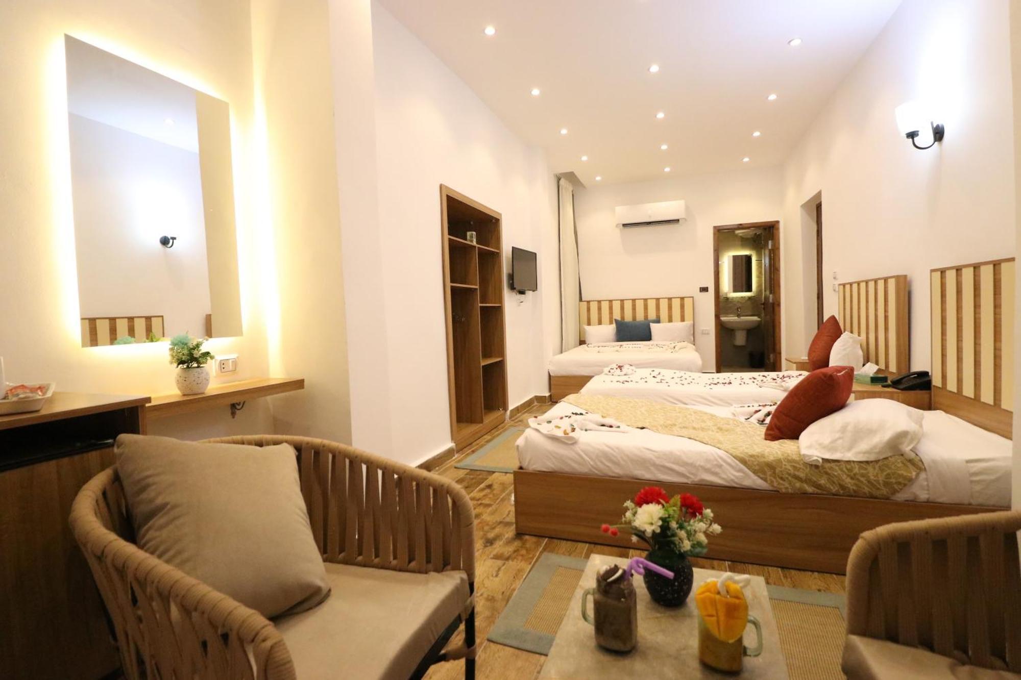 West Pyramids Hotel Kafrat al Jabal Bagian luar foto