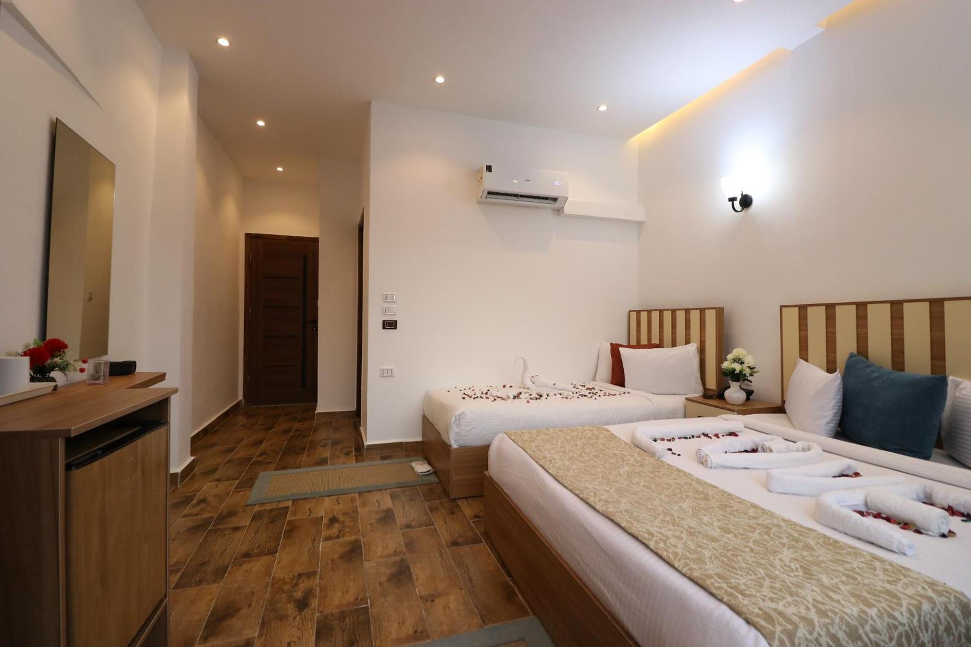 West Pyramids Hotel Kafrat al Jabal Bagian luar foto