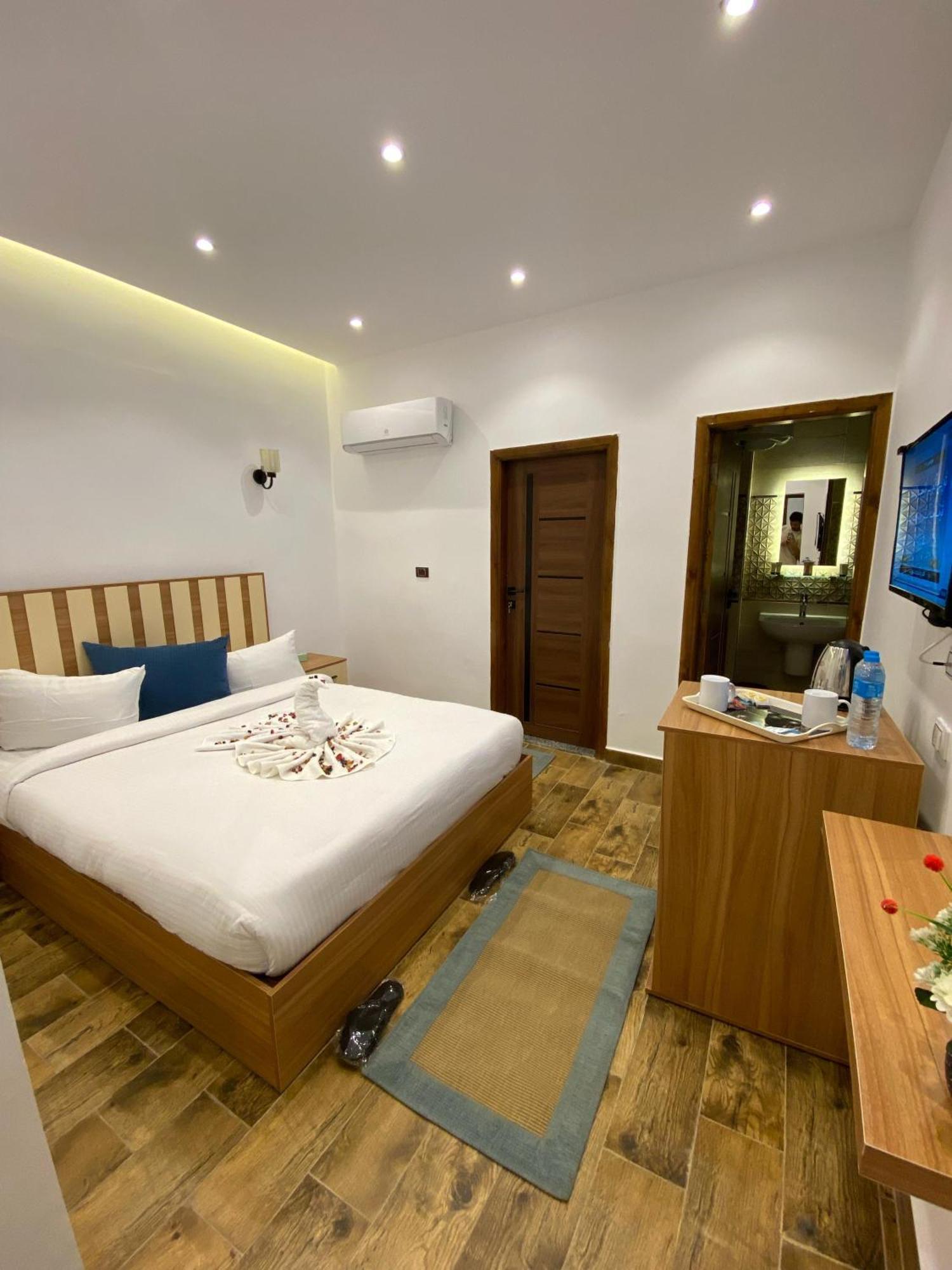 West Pyramids Hotel Kafrat al Jabal Bagian luar foto