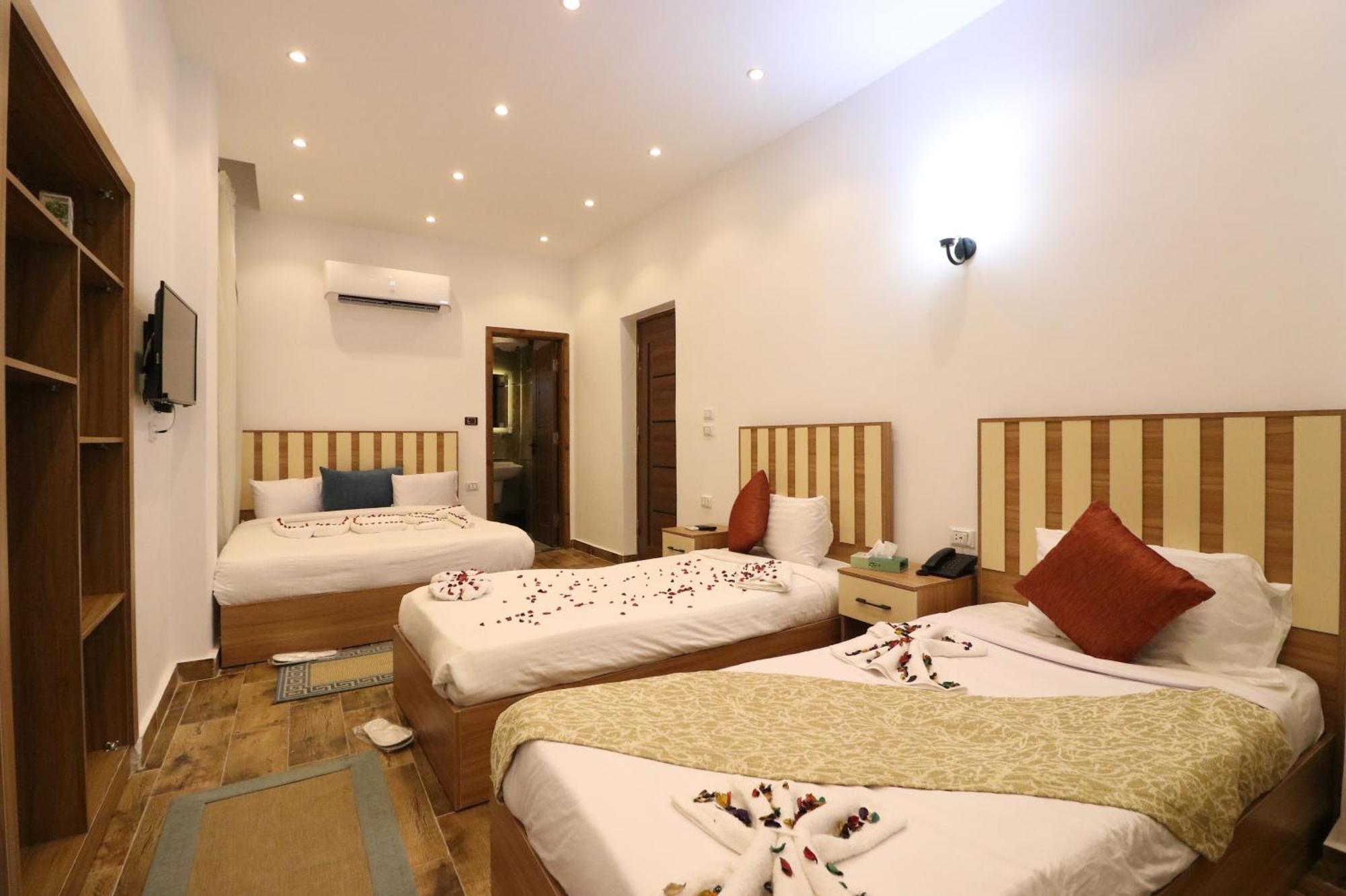 West Pyramids Hotel Kafrat al Jabal Bagian luar foto