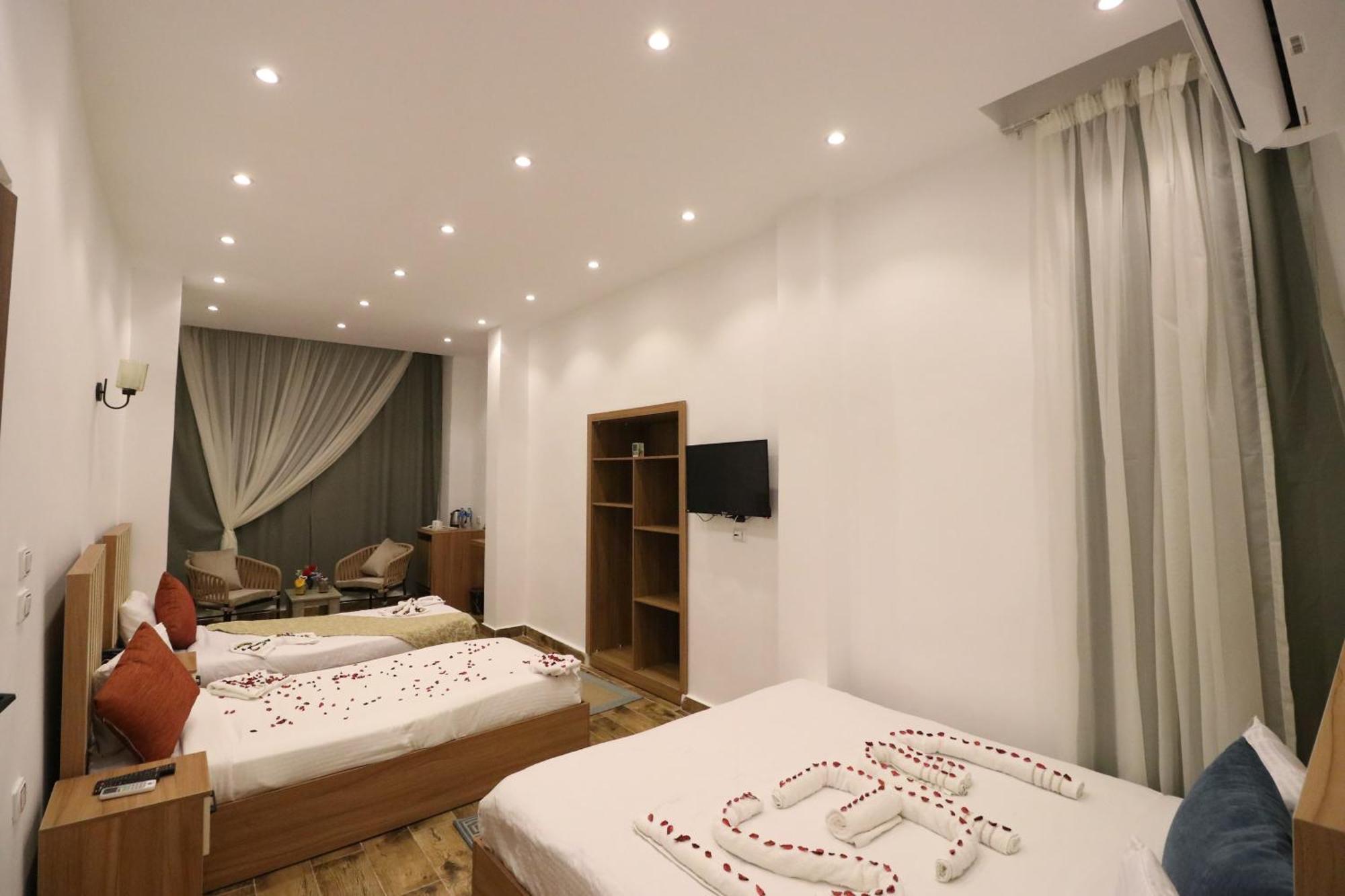 West Pyramids Hotel Kafrat al Jabal Bagian luar foto
