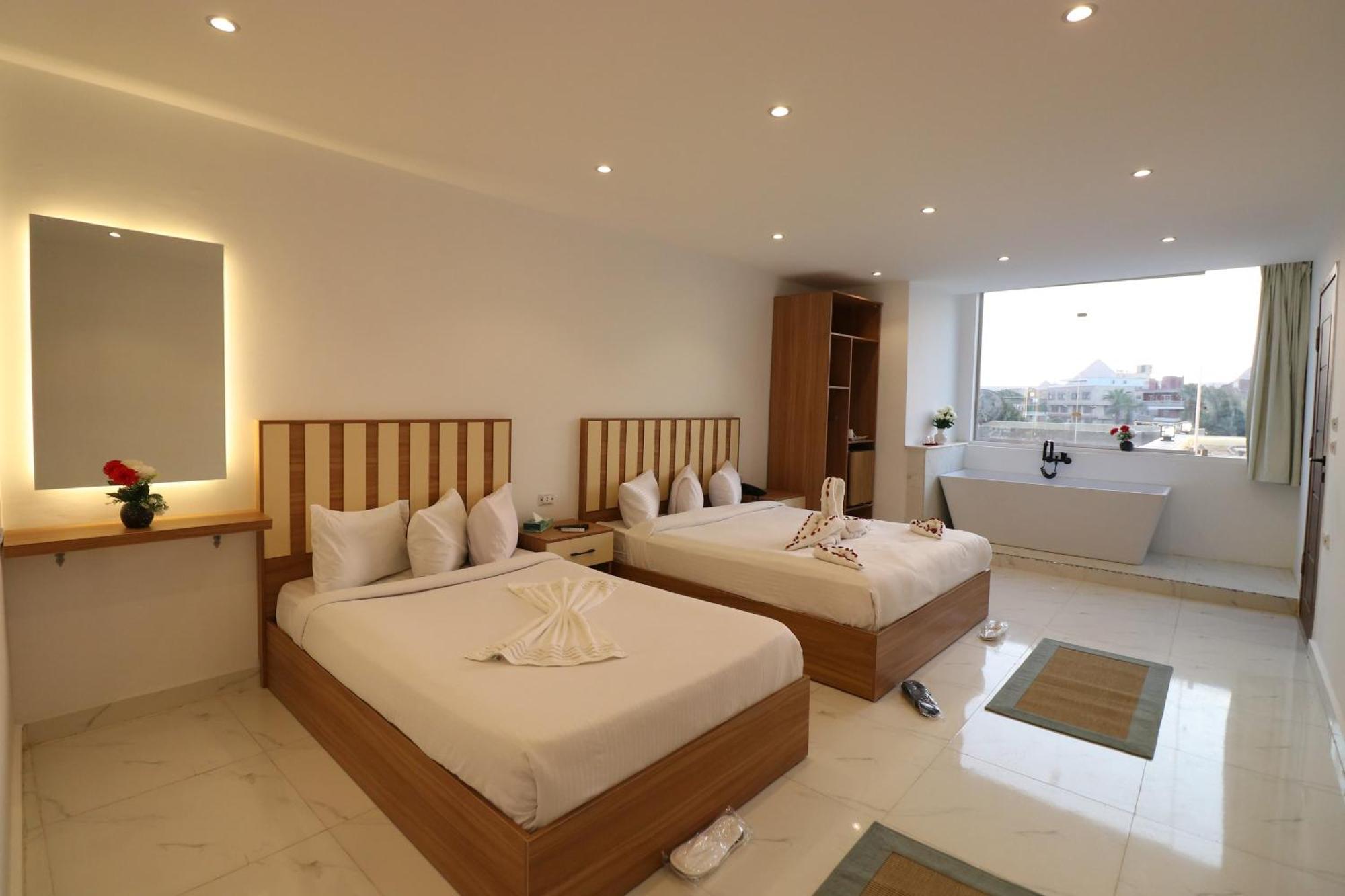 West Pyramids Hotel Kafrat al Jabal Bagian luar foto